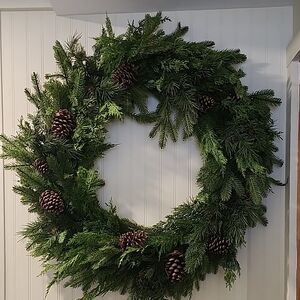 Green Holiday Wreath with Pinecones